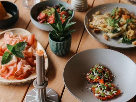 Lässig, gesellig und einfach lecker! Lässig, gesellig und einfach lecker!